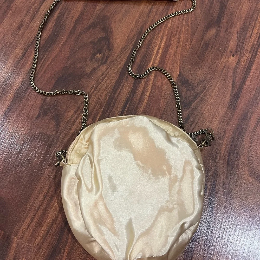 Gold and White Beaded Crossbody Bag with Chain Strap - Picture 7 of 8